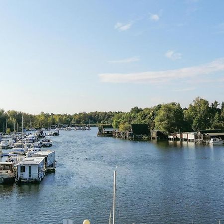 2 Bedroom Cozy Apartment In Rechlin Exteriör bild