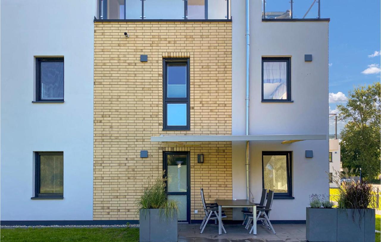 2 Bedroom Cozy Apartment In Rechlin Exteriör bild