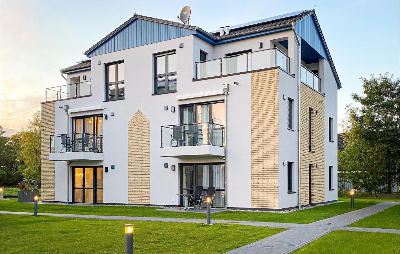 2 Bedroom Cozy Apartment In Rechlin Exteriör bild