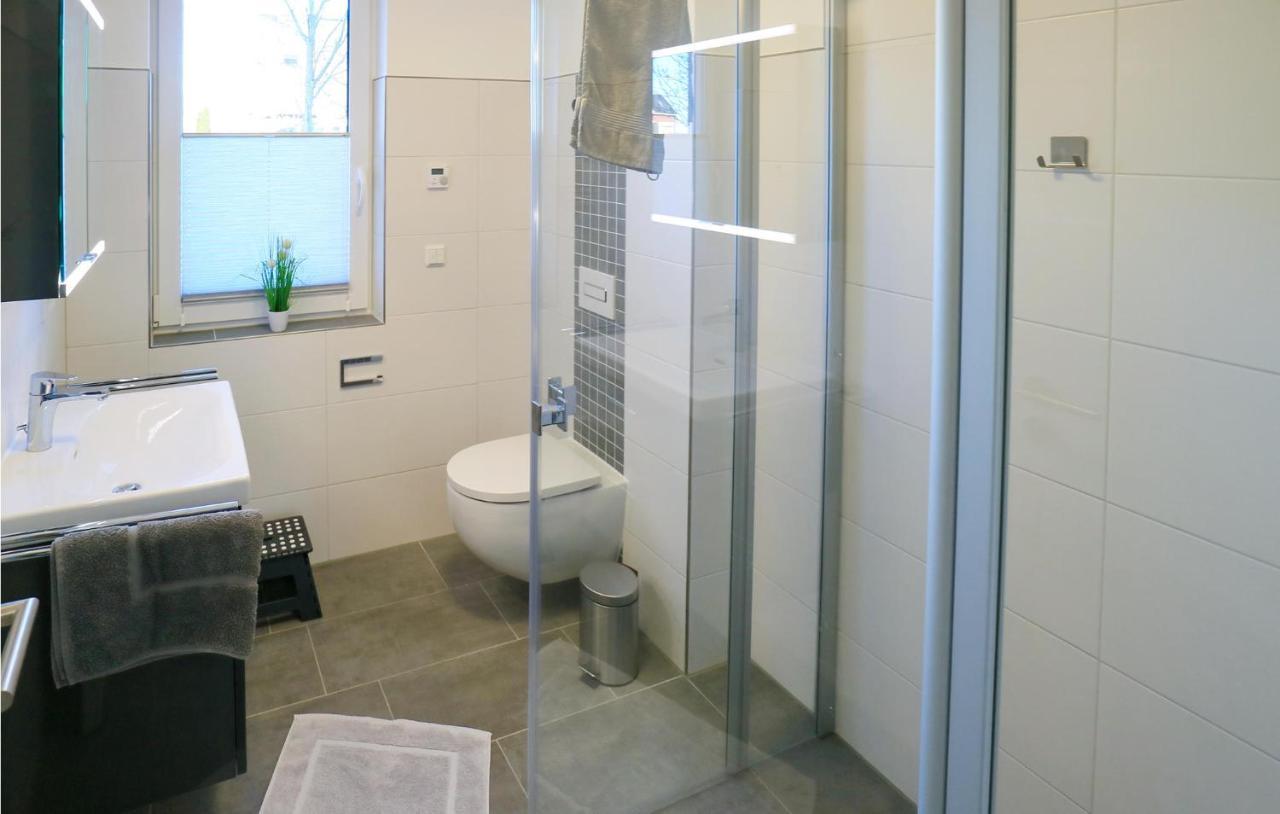 2 Bedroom Cozy Apartment In Rechlin Exteriör bild